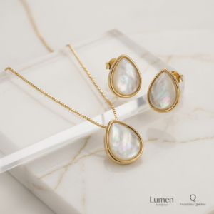 Conjunto Mira Gotas de Madrepérola Folheado a Ouro