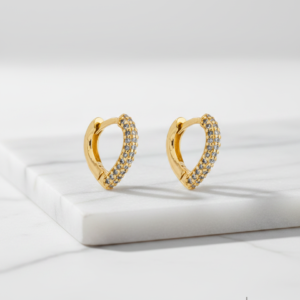 Brinco Argola Formato Coração com Zircônias Incolores Folheado a Ouro
